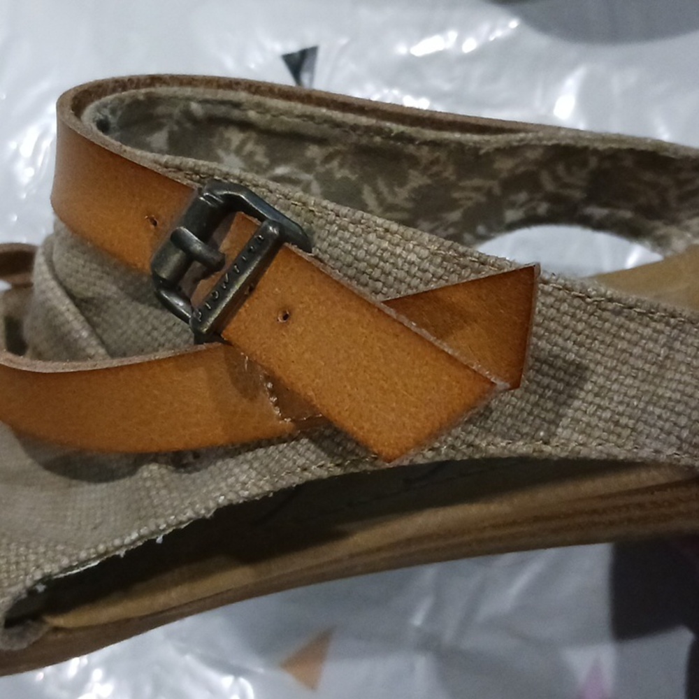 Sandals - Picture 6 of 7